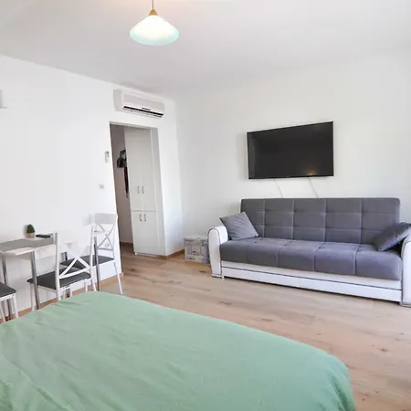 Helen Apartment